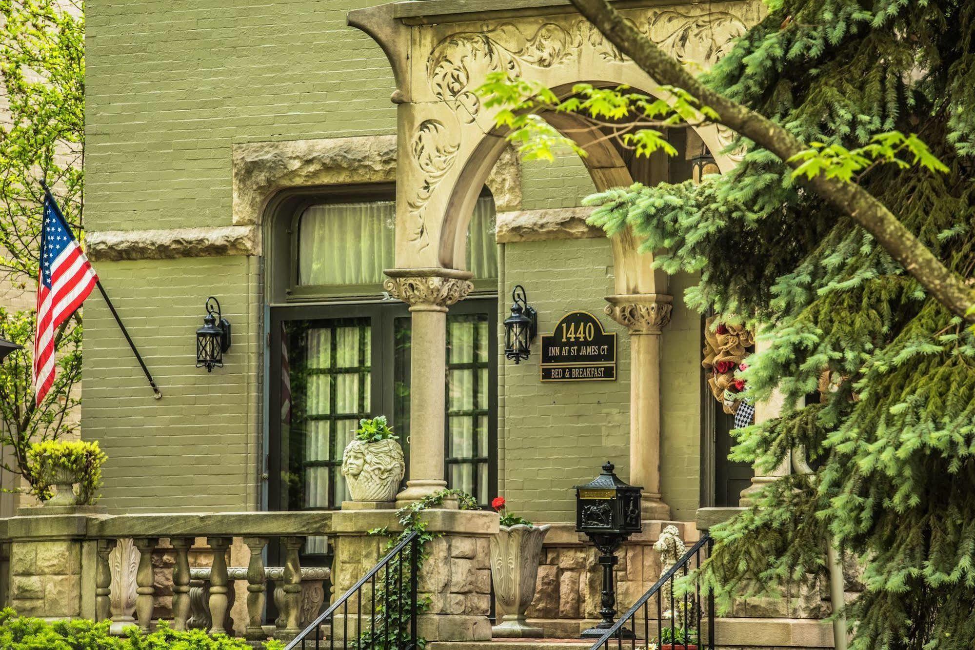 Inn At St James Court Louisville Bagian luar foto