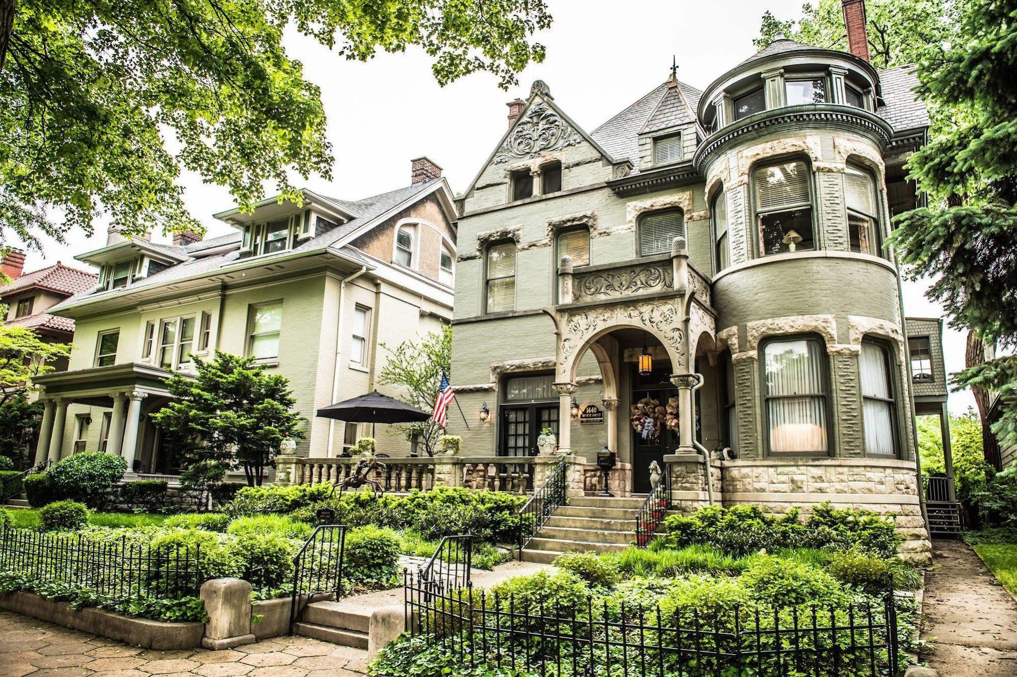Inn At St James Court Louisville Bagian luar foto